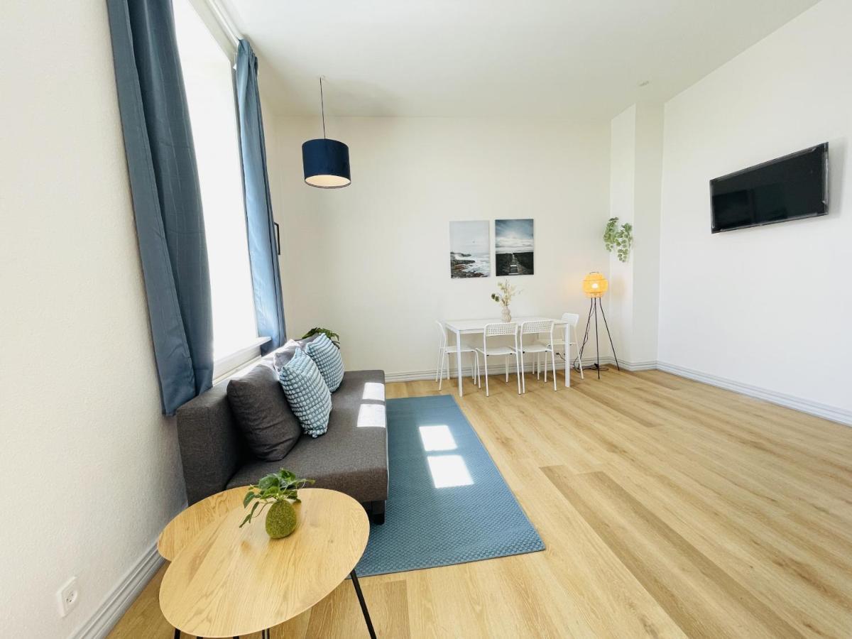 Aday - Blue Light Suite Apartment In The Center Of הייורינג מראה חיצוני תמונה